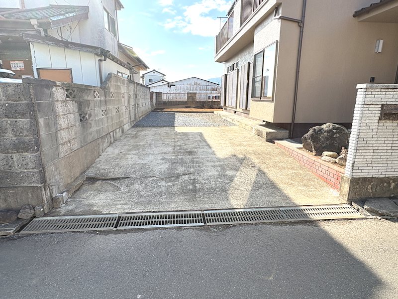 中古戸建　笠間市下郷 現地写真（駐車場）