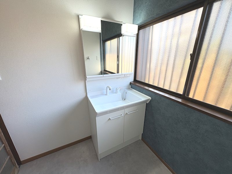 【中古戸建】笠間市東平1期 内観写真（洗面台・洗面所）
