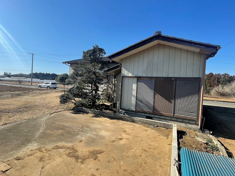 【リフォーム予定】鉾田市串挽中古物件〈作業所兼居宅〉 現地写真（駐車場）