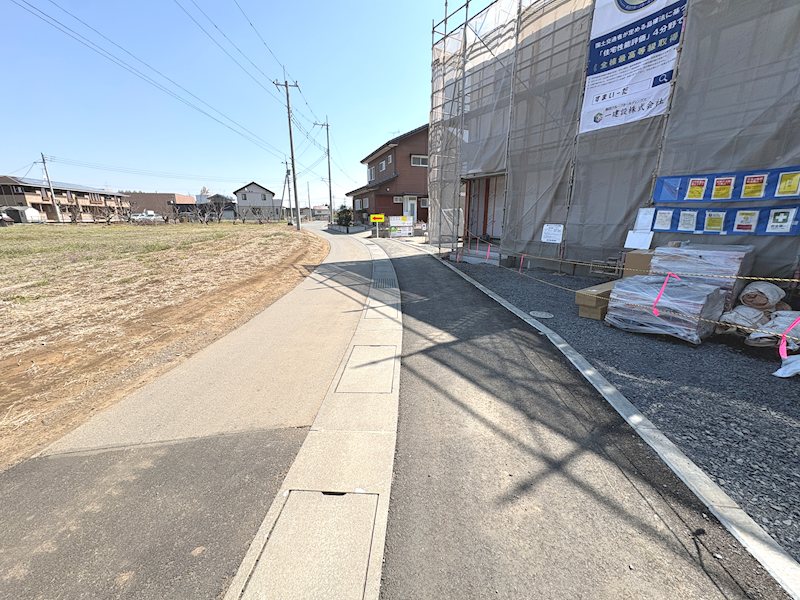 【全4棟】　第1笠間市南友部　1号棟 現地写真（前面道路含む現地写真）