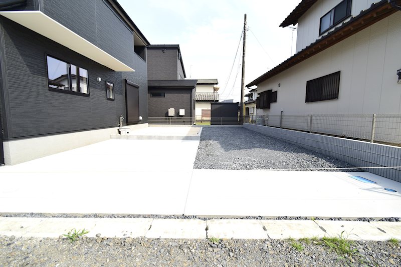 【限定１棟】　石岡市石岡３期　 現地写真（駐車場）