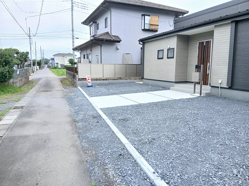 【平屋戸建】　石岡市石岡第９ 現地写真（前面道路含む現地写真）