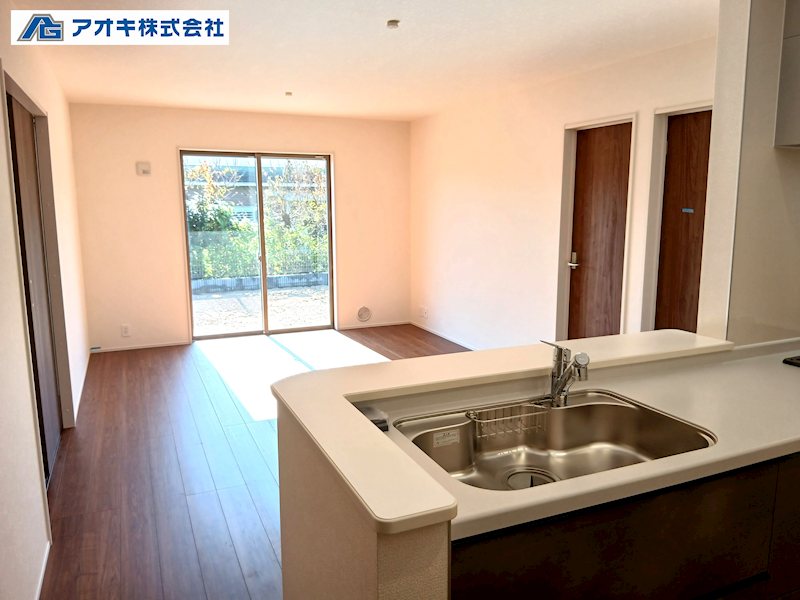 【太陽光搭載】　平屋物件　茨城町前田4期 同仕様写真（リビング）