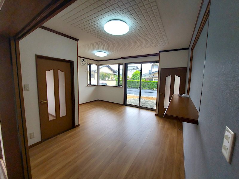 【広々5SLDK】石岡市石岡中古住宅 内観写真（リビング）