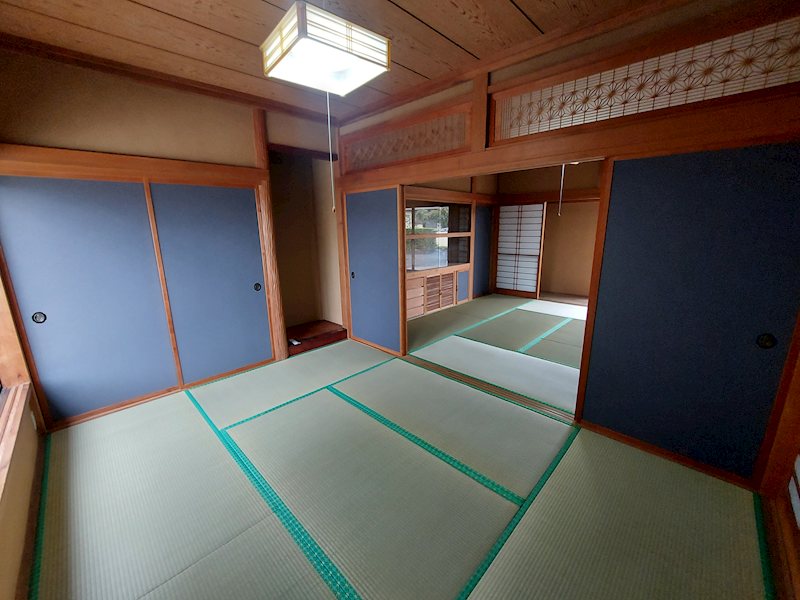 【広々5SLDK】石岡市石岡中古住宅 内観写真（リビング以外の居室）