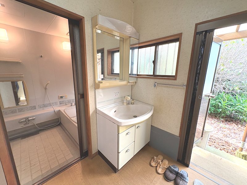 石岡市石岡中古住宅 内観写真（洗面台・洗面所）