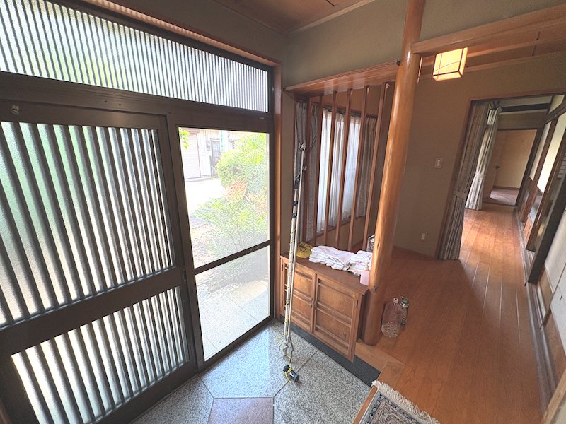 石岡市石岡中古住宅 現地写真（玄関）