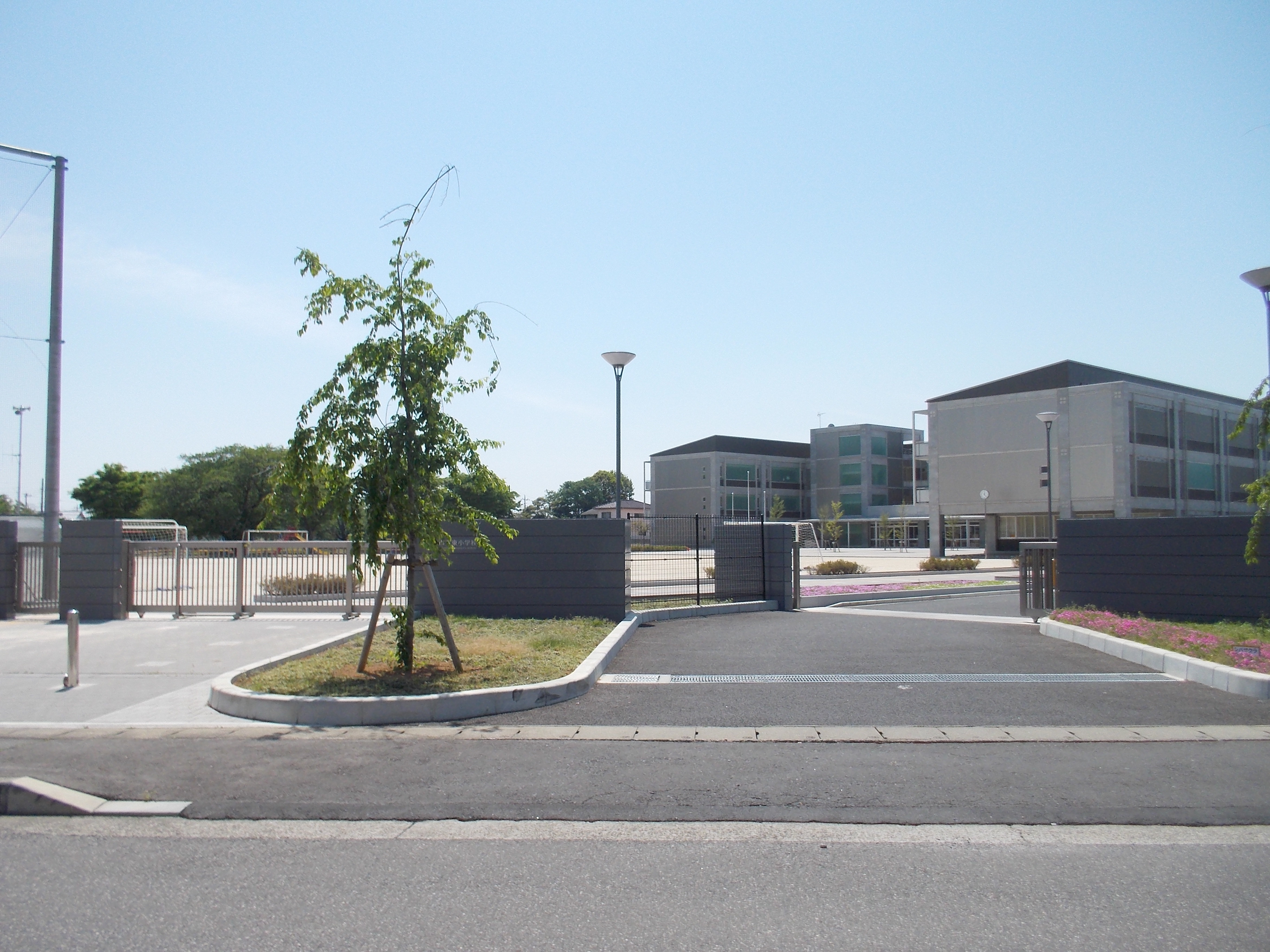 石岡市石岡中古住宅 小学校