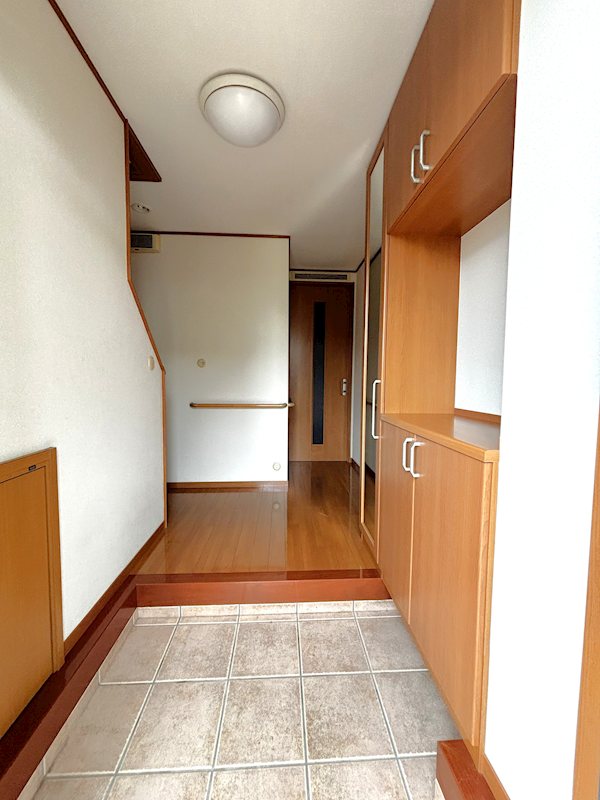 ◆石岡市南台中古住宅◆ 現地写真（玄関）