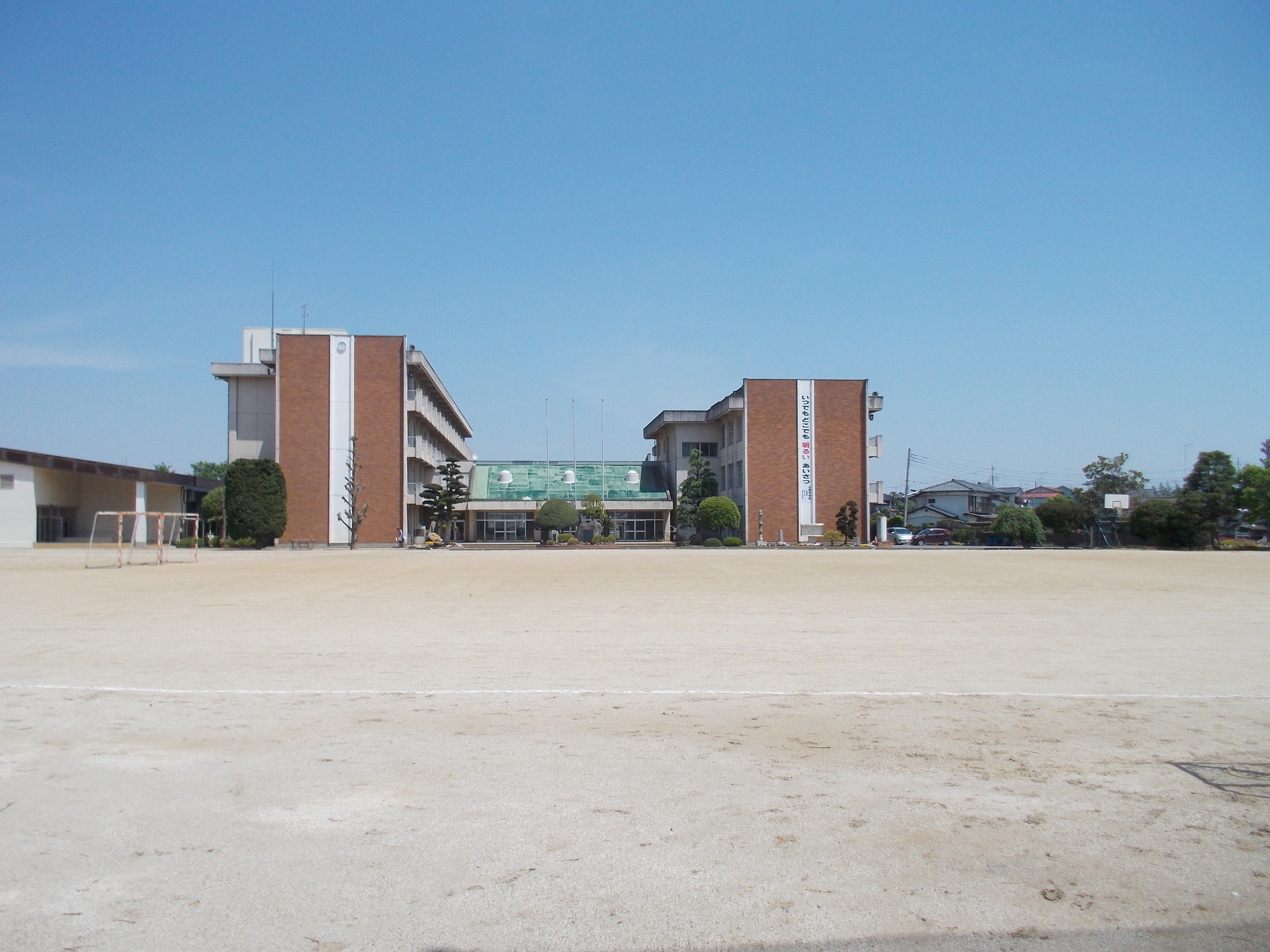 ◆石岡市南台中古住宅◆ 中学校