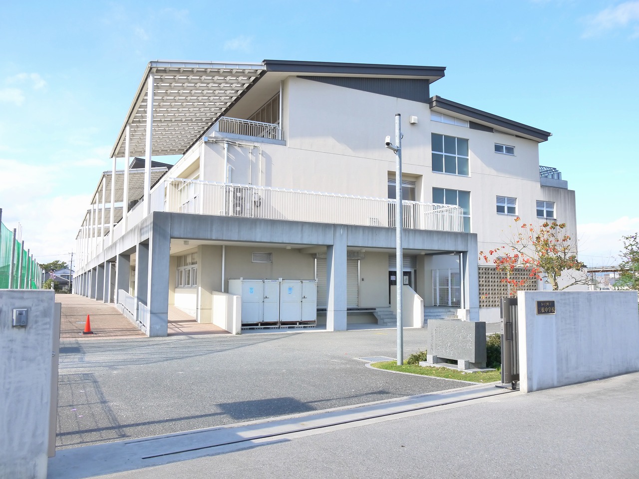 佐賀県三養基郡みやき町西島2801番2、2787番 中学校