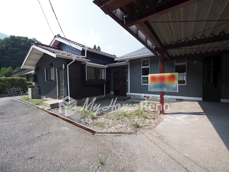 中古住宅　(武雄市山内町） 現地写真（玄関）