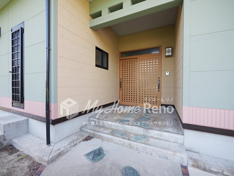 中古住宅　(福岡県筑後市） 現地写真（玄関）