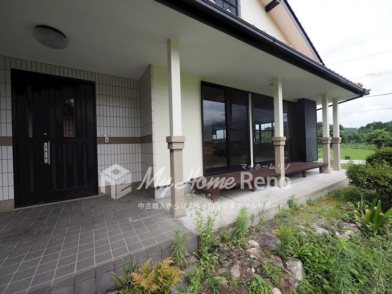 中古住宅　(福岡県大牟田市） 現地写真（玄関）