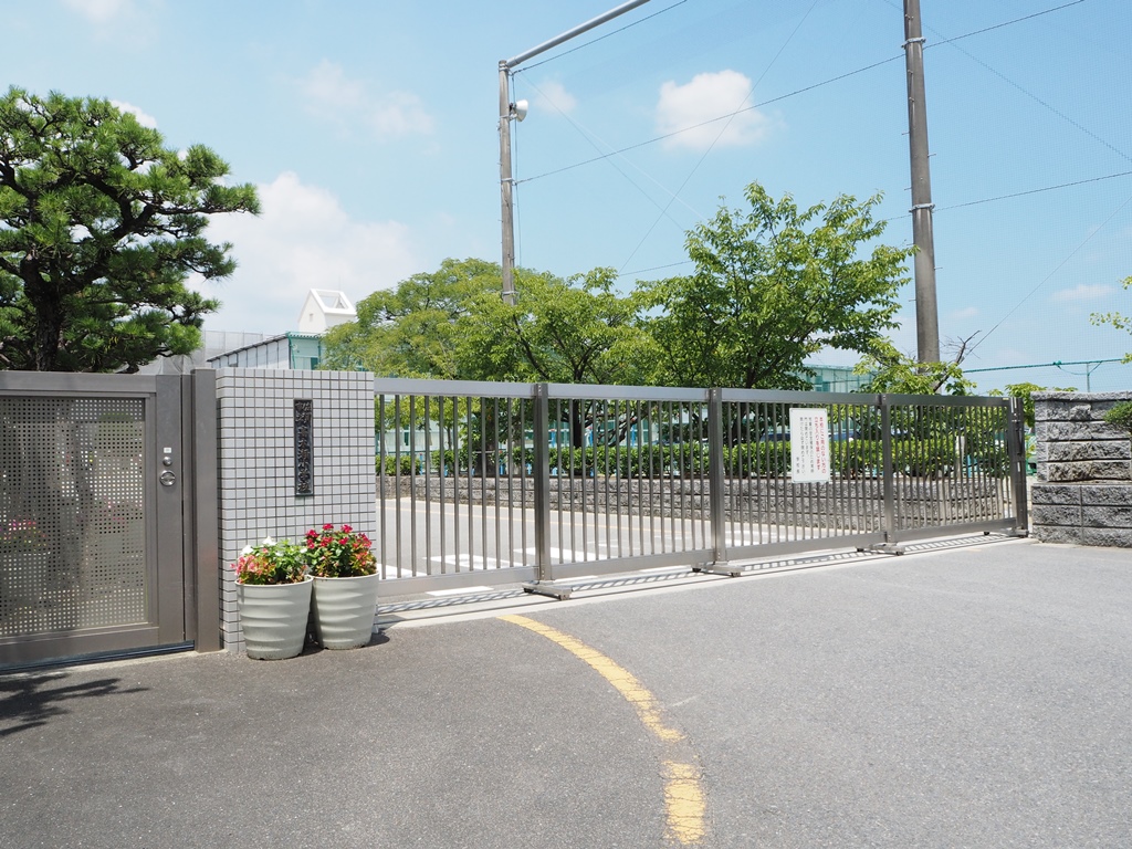 中古住宅　(高木瀬町長瀬） 小学校