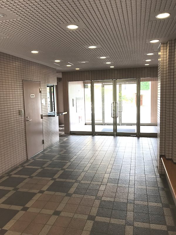 いい物件OneハイツB棟 共用部写真（エントランス）