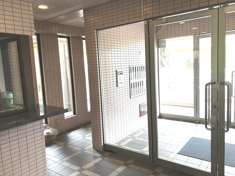 いい物件OneハイツB棟 共用部写真（エントランス）