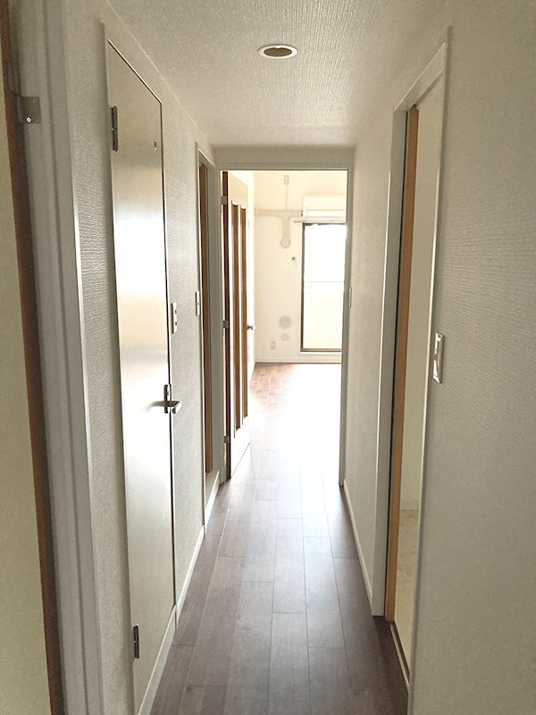 いい物件OneハイツB棟 現地写真（玄関）