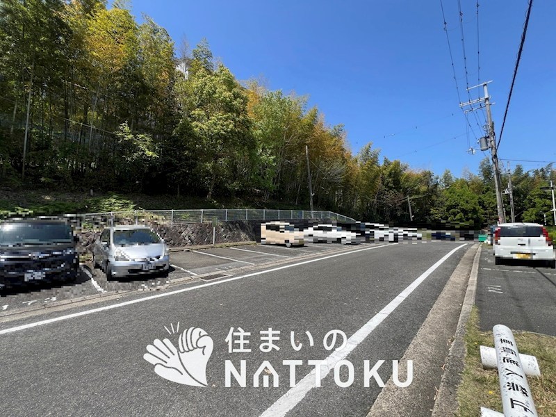 釈尊寺第三住宅　43号棟 共用部写真（駐車場）