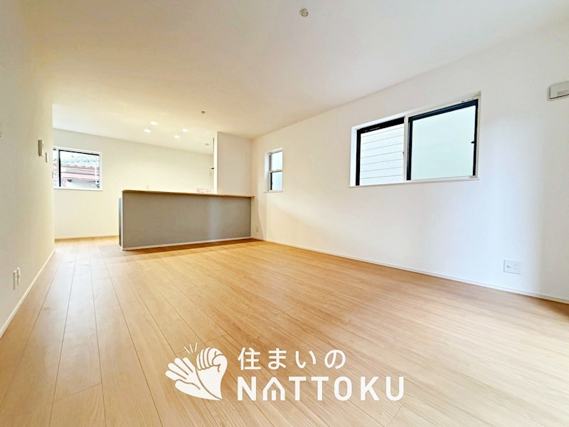 高槻市野田　第9期　 内観写真（リビング）