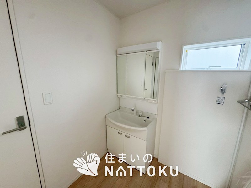 亀岡市千代川町小林　第3期　1号地 内観写真（洗面台・洗面所）