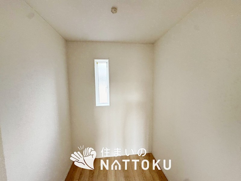亀岡市千代川町小林　第3期　1号地 内観写真（収納）