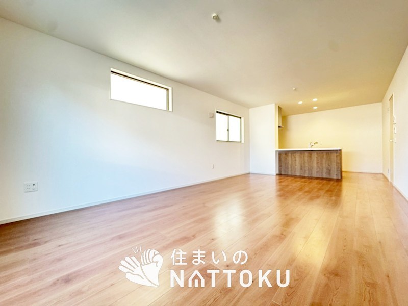 寝屋川市春日町　第2期　 内観写真（リビング）