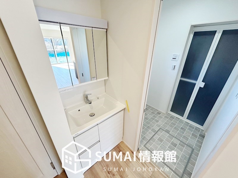 姫路市継　第2期　2号地 内観写真（洗面台・洗面所）