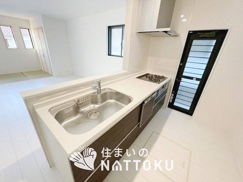 明石市西明石町　A号棟 内観写真（キッチン）