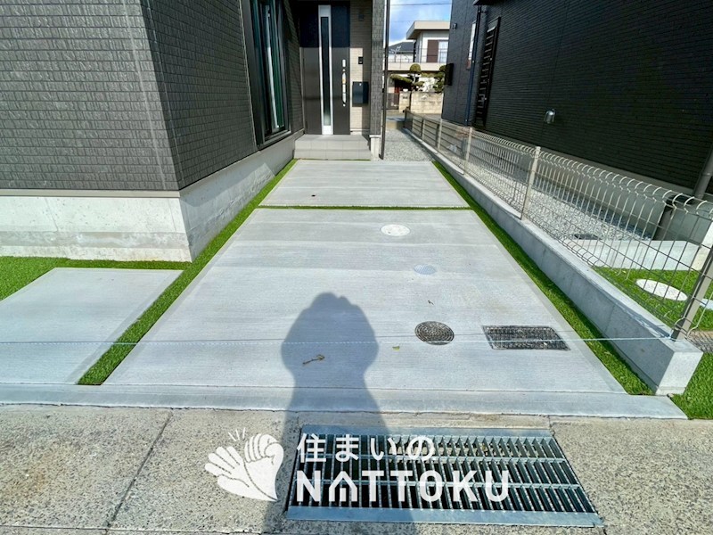明石市西明石町　A号棟 現地写真（駐車場）