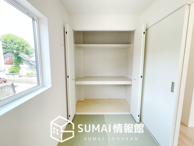 小野市中町　第6期　4号地 内観写真（収納）