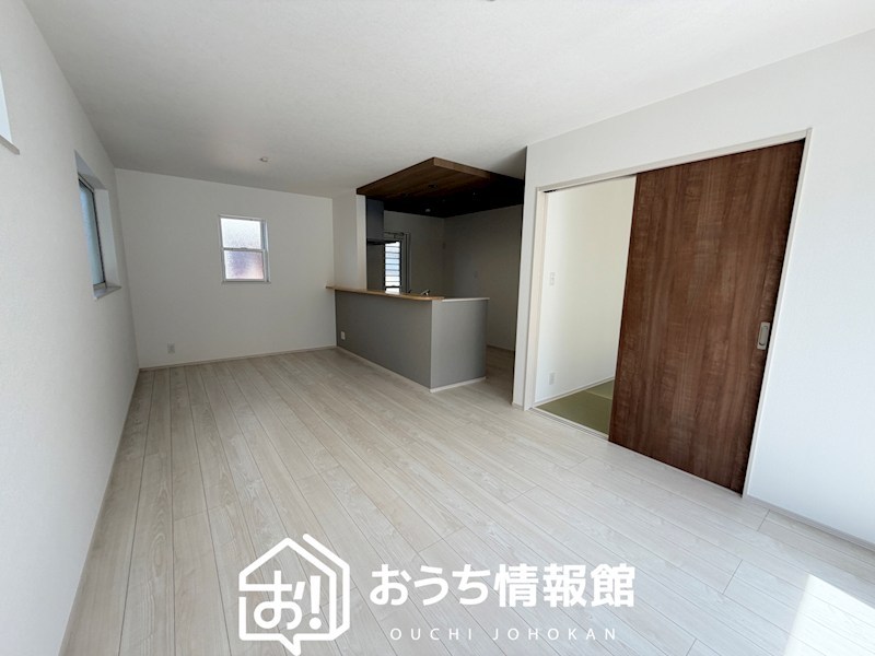一宮市今伊勢町馬寄　第8期　2号棟 内観写真（リビング）