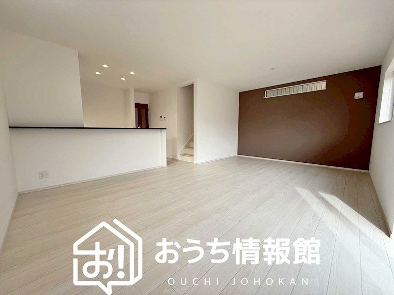 犬山市犬山西古券　第1期　 内観写真（リビング）