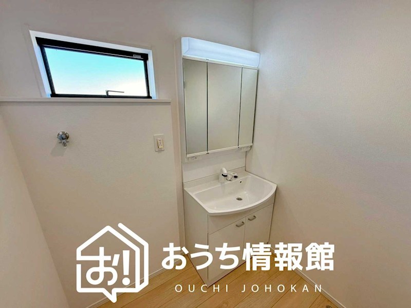 亀山市羽若町　第1期　4号棟 内観写真（洗面台・洗面所）