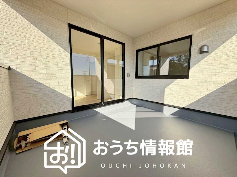 亀山市羽若町　第1期　4号棟 現地写真（バルコニー）