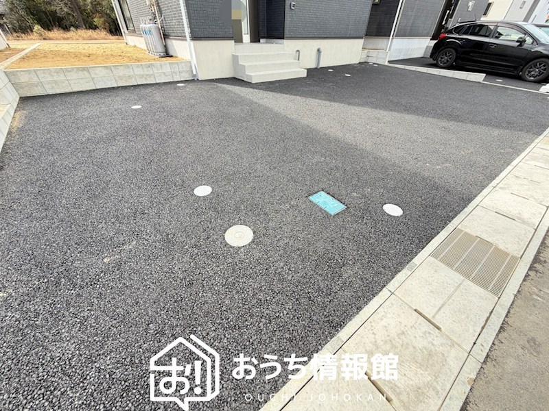亀山市羽若町　第1期　3号棟 現地写真（駐車場）