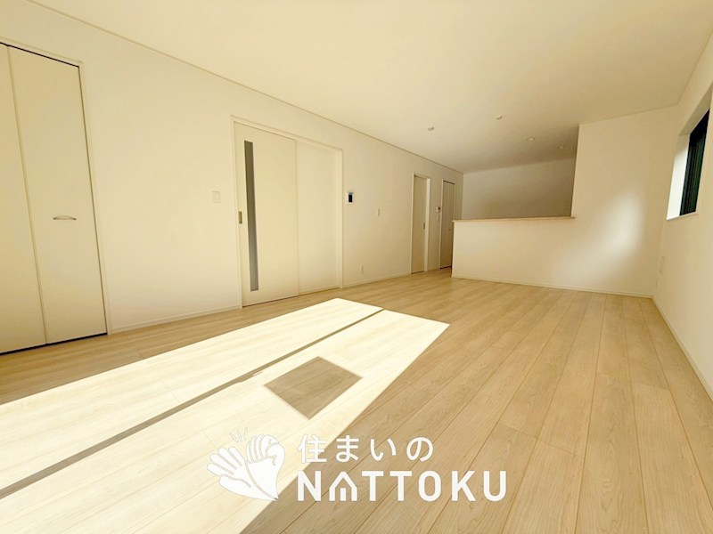 和歌山市鳴神　第4期　2号地 内観写真（リビング）