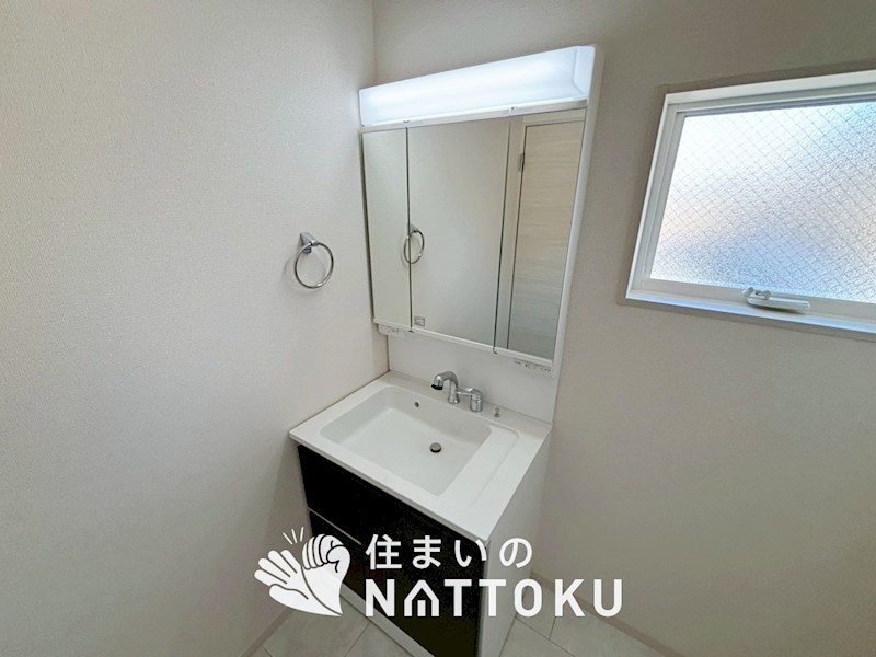 泉大津市池浦町　 内観写真（洗面台・洗面所）