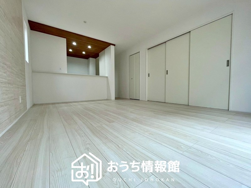 犬山市鳥屋越　2号棟 内観写真（リビング）