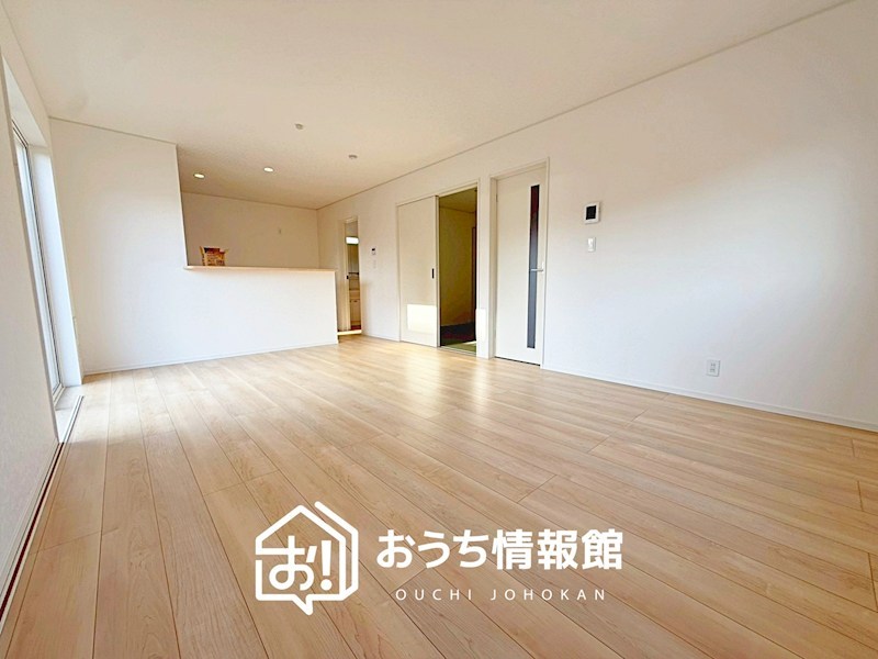 彦根市東沼波町　第6期　1号地 内観写真（リビング）
