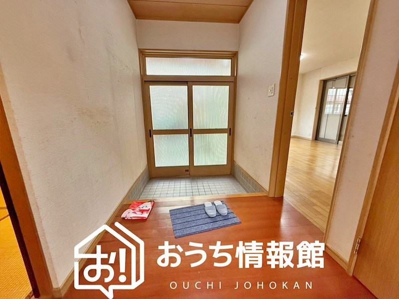 津市河辺町　 現地写真（玄関）
