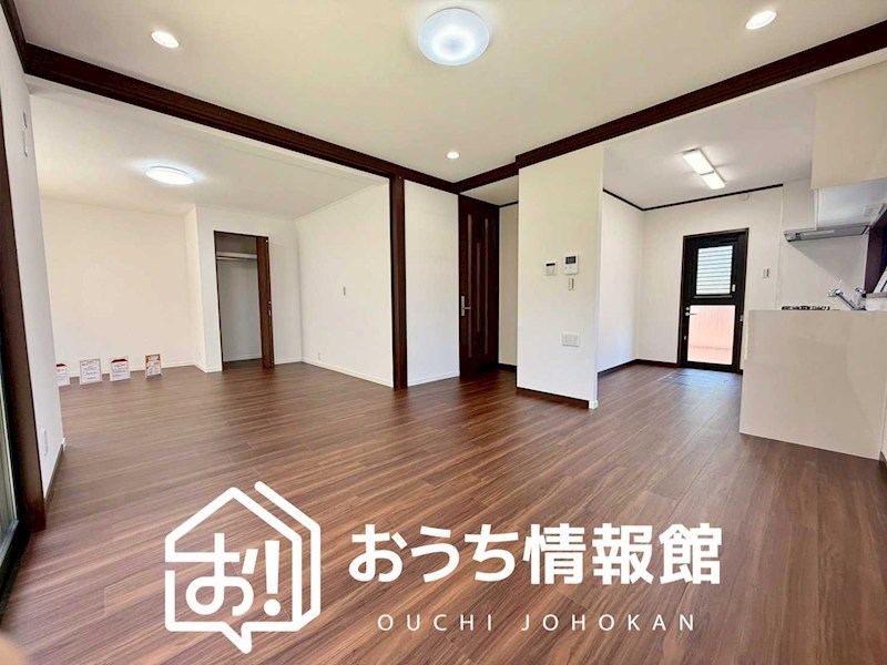 四日市市東日野 内観写真（リビング）