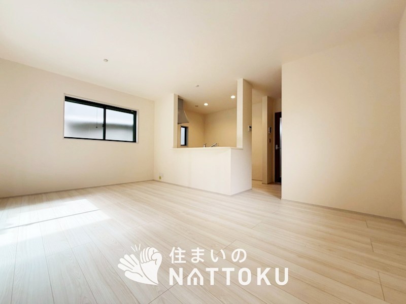 城陽市寺田水度坂 内観写真（リビング）