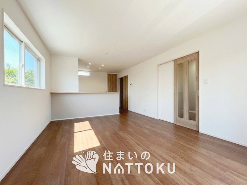 寝屋川市楠根北町　第1期　 内観写真（リビング）
