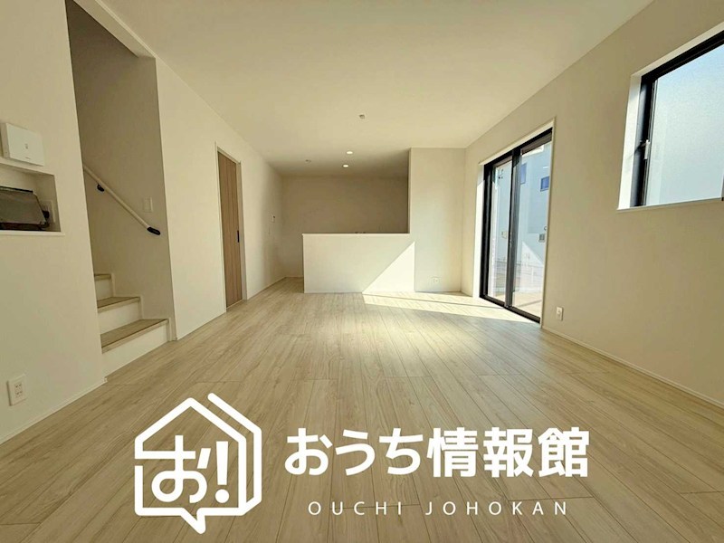 津市藤方　第1期　1号棟 内観写真（リビング）