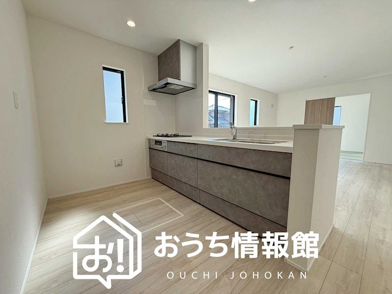 津市藤方　第1期　1号棟 内観写真（キッチン）