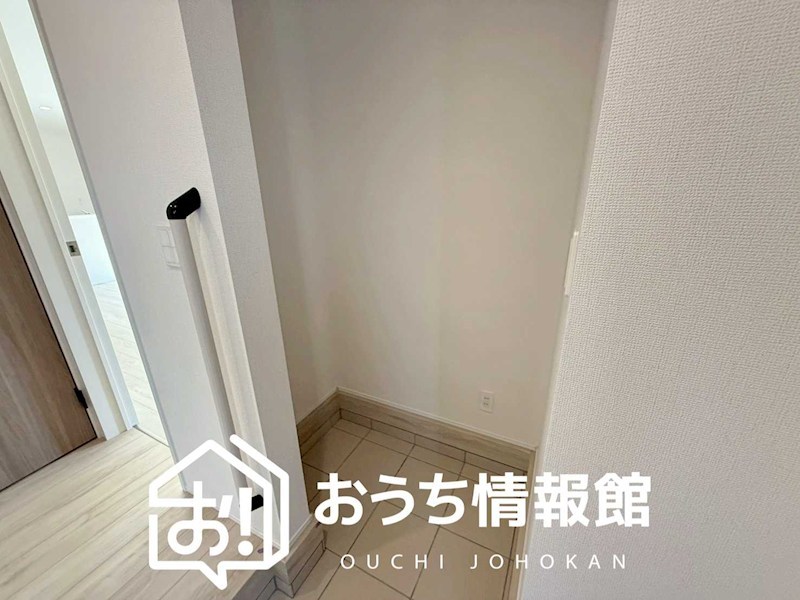 津市藤方　第1期　1号棟 内観写真（収納）