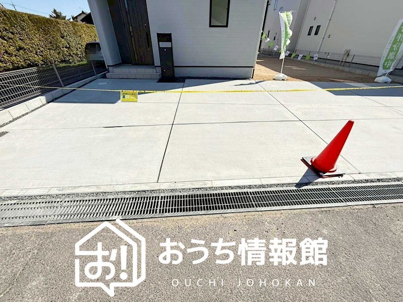 津市藤方　第1期　1号棟 現地写真（駐車場）