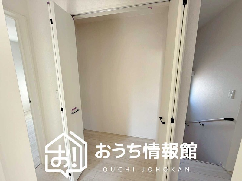 津市藤方　第1期　3号棟  内観写真（収納）