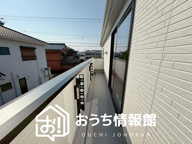 津市藤方　第1期　3号棟  現地写真（バルコニー）